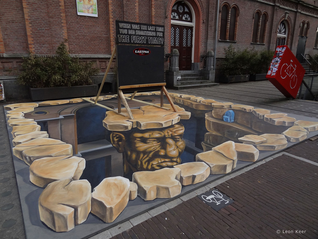 3D street art Eastpak